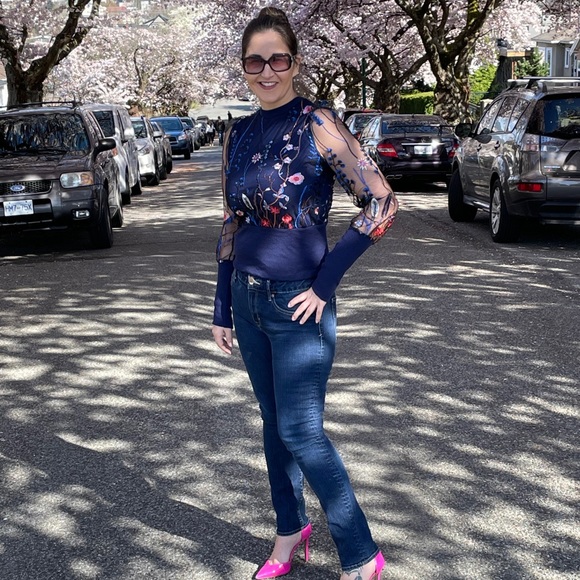 Meet your Posher, Dana - Picture 1 of 1